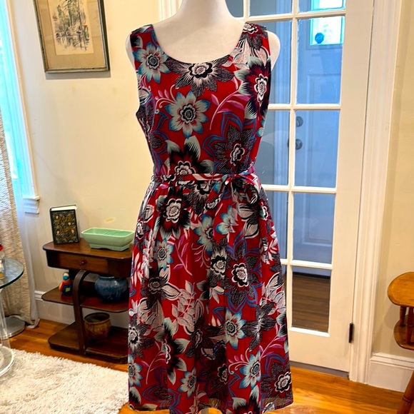 Talbot’s Floral Sleeveless Dress - Red and Blue. Tie at waist.  Size 6 - Picture 1 of 9